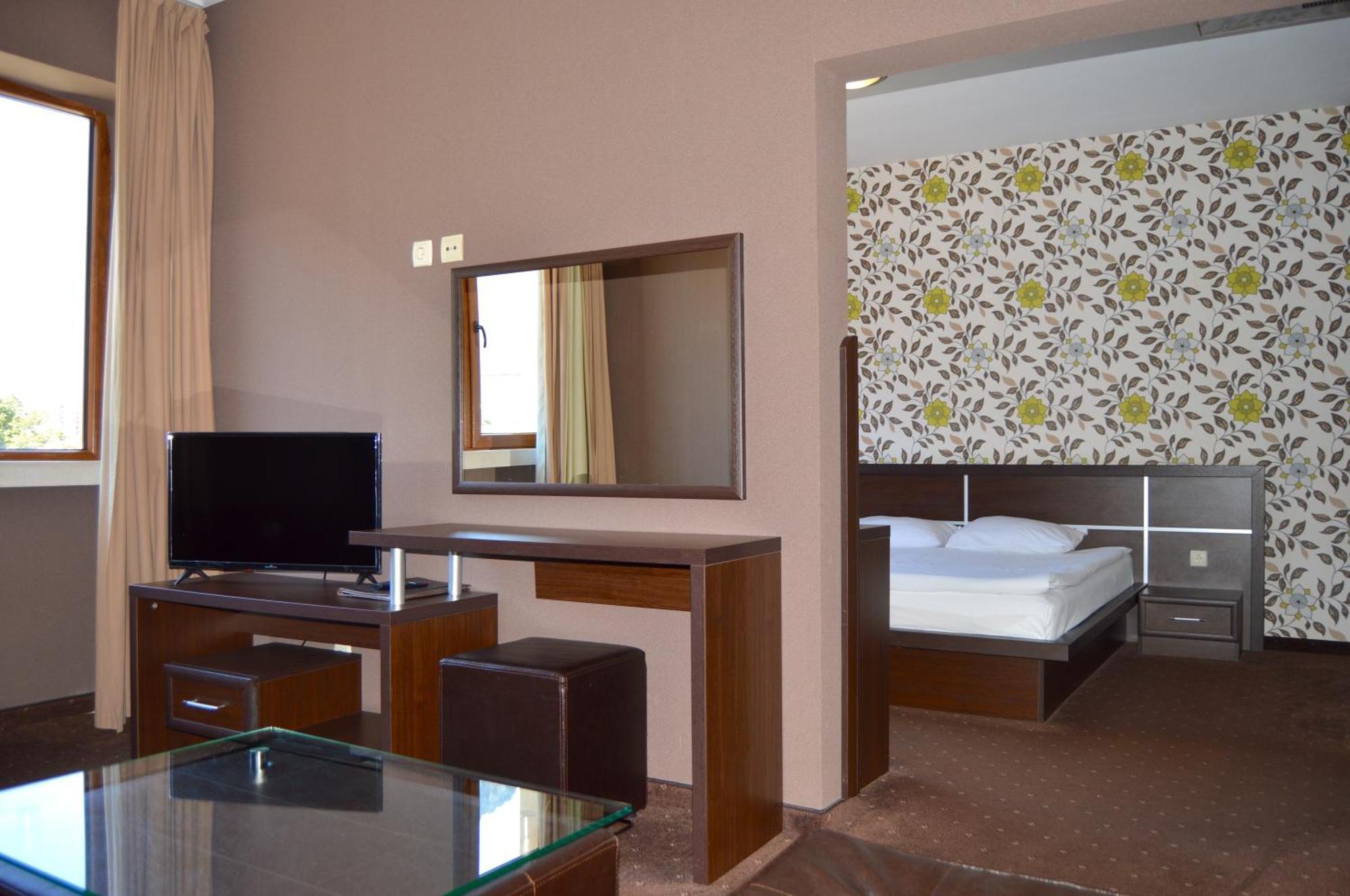 Hemus Hotel - Vratza Vratsa Bagian luar foto