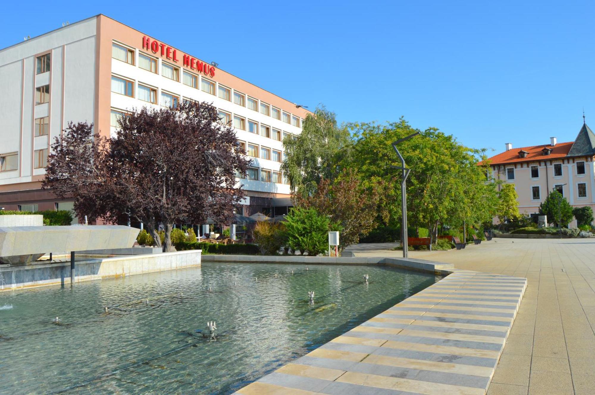 Hemus Hotel - Vratza Vratsa Bagian luar foto