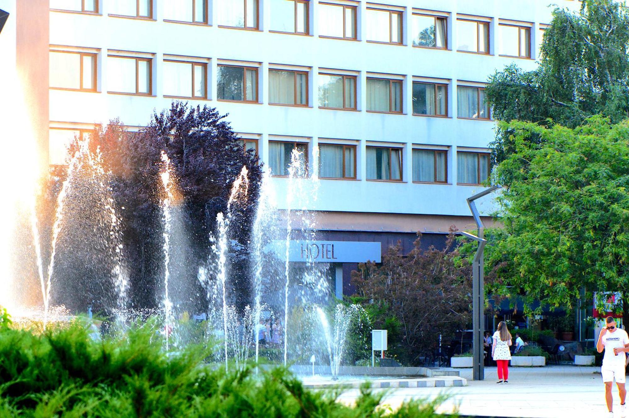 Hemus Hotel - Vratza Vratsa Bagian luar foto
