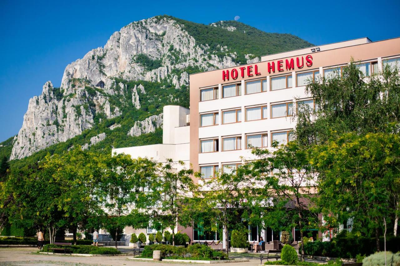 Hemus Hotel - Vratza Vratsa Bagian luar foto